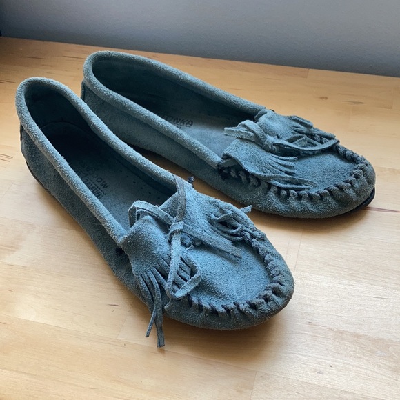Minnetonka gray-blue suede moccasins - size 6.5 - Picture 1 of 11